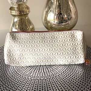 COPY - NEW cosmetic bag / pearl white
